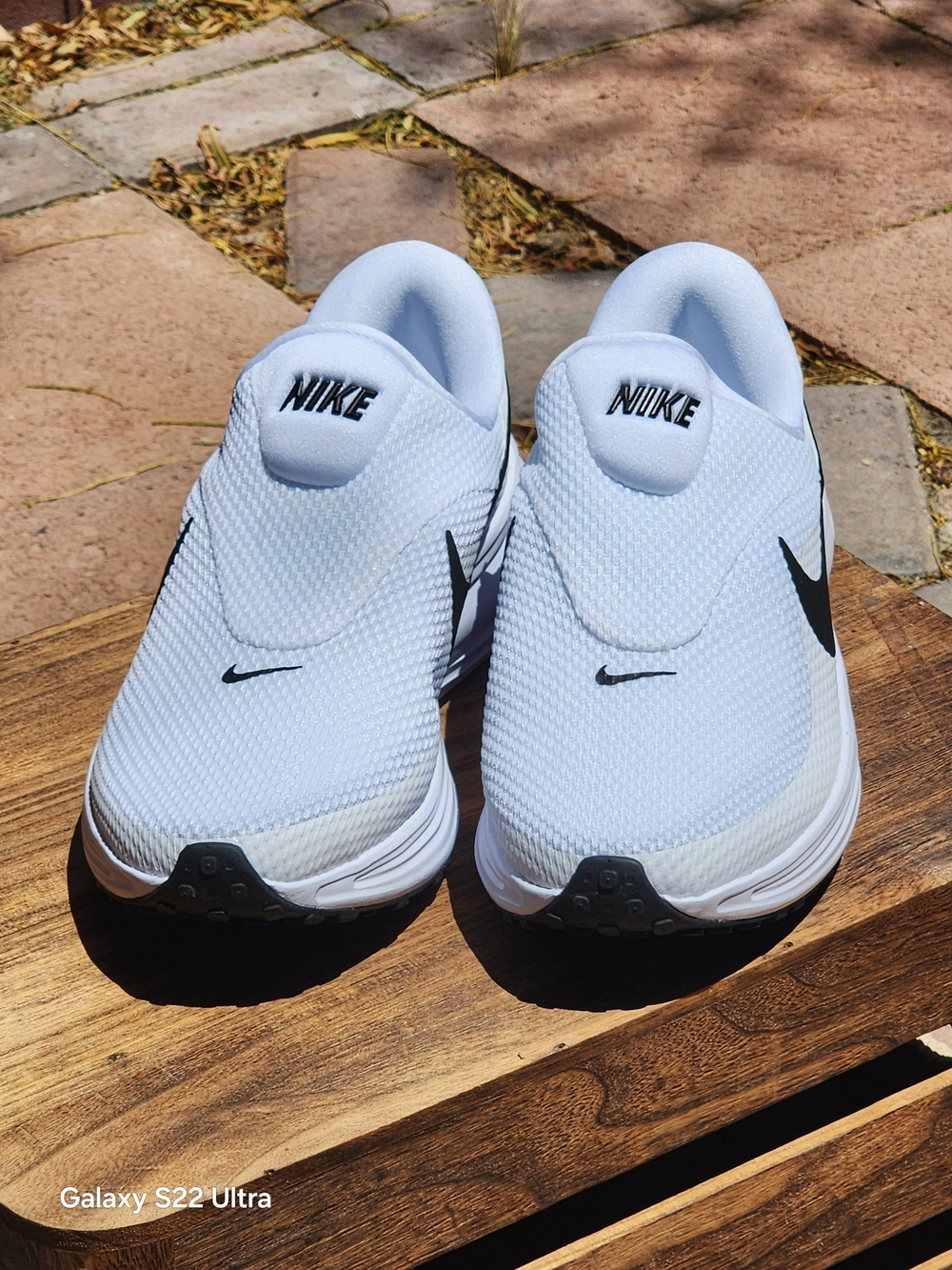 Nike Revolution 8 EasyOn Men's White Road Running Shoes Size 7.5/Women Size 9 - Picture 3 of 9